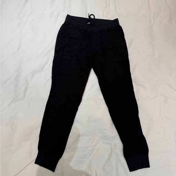 Aritzia black joggers - Picture 1 of 3